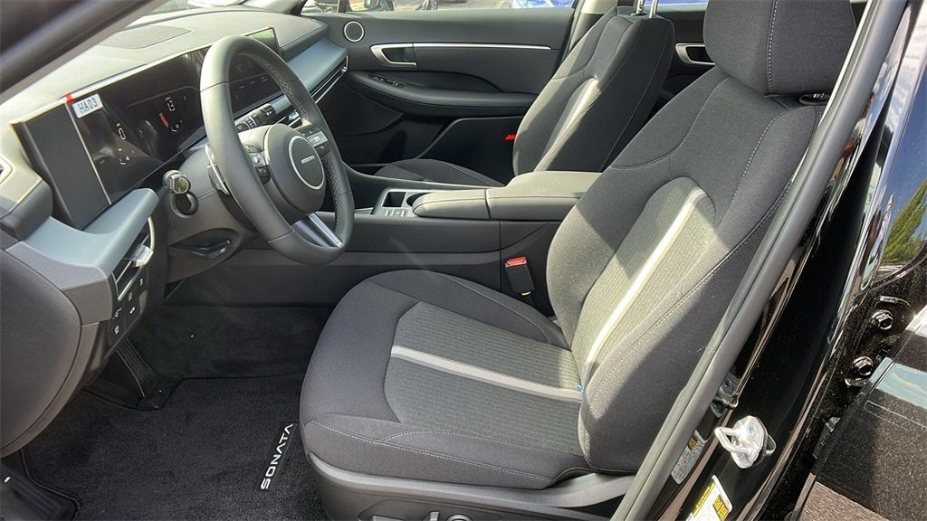 2025 Hyundai SONATA HYBRID SEL