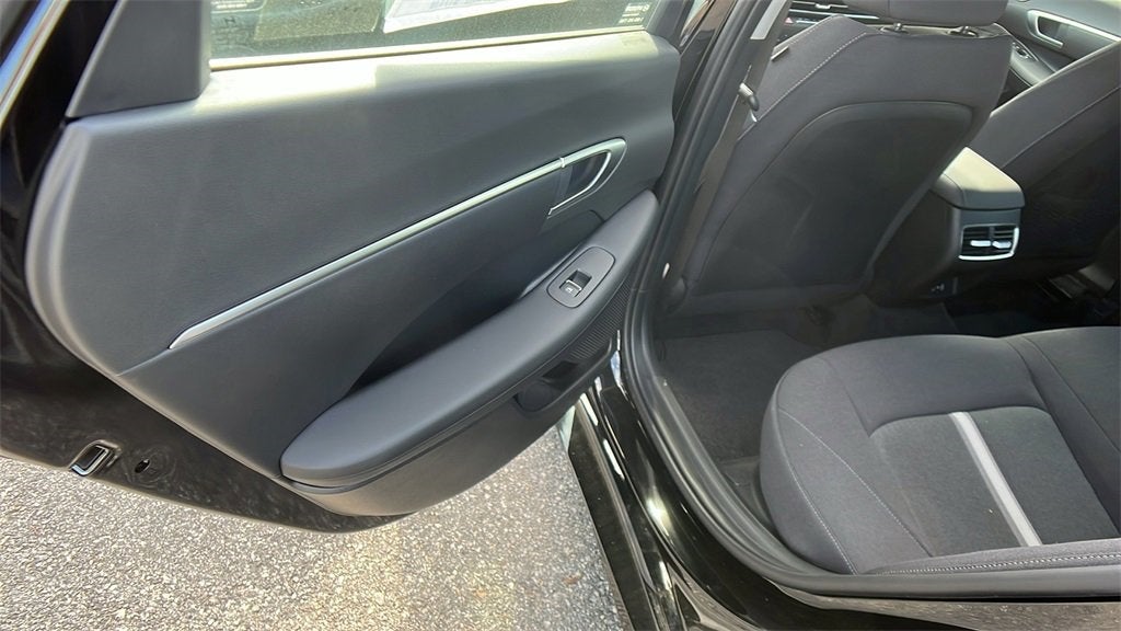 2025 Hyundai SONATA HYBRID SEL