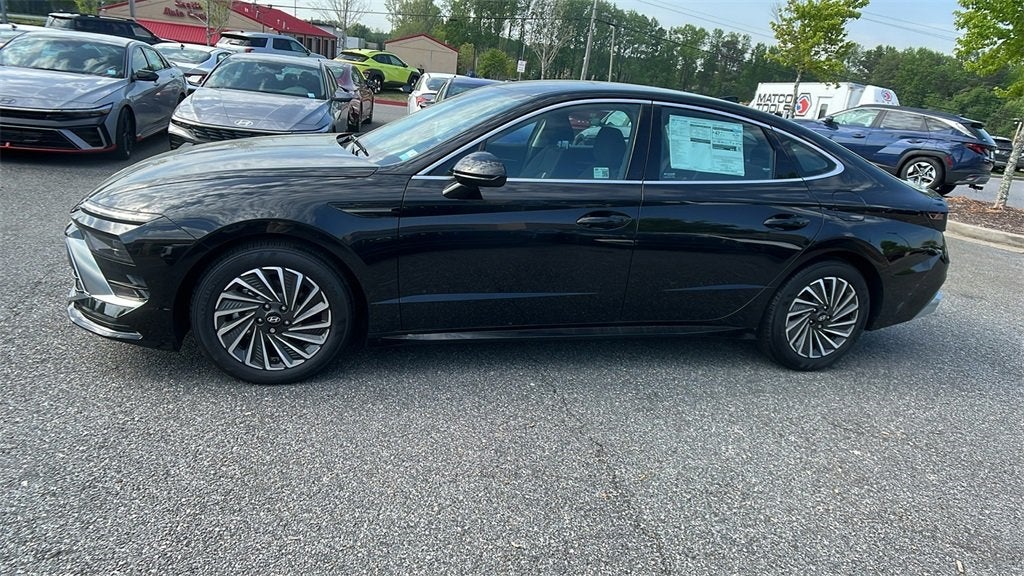 2025 Hyundai SONATA HYBRID SEL