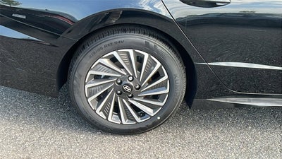 2025 Hyundai SONATA HYBRID SEL