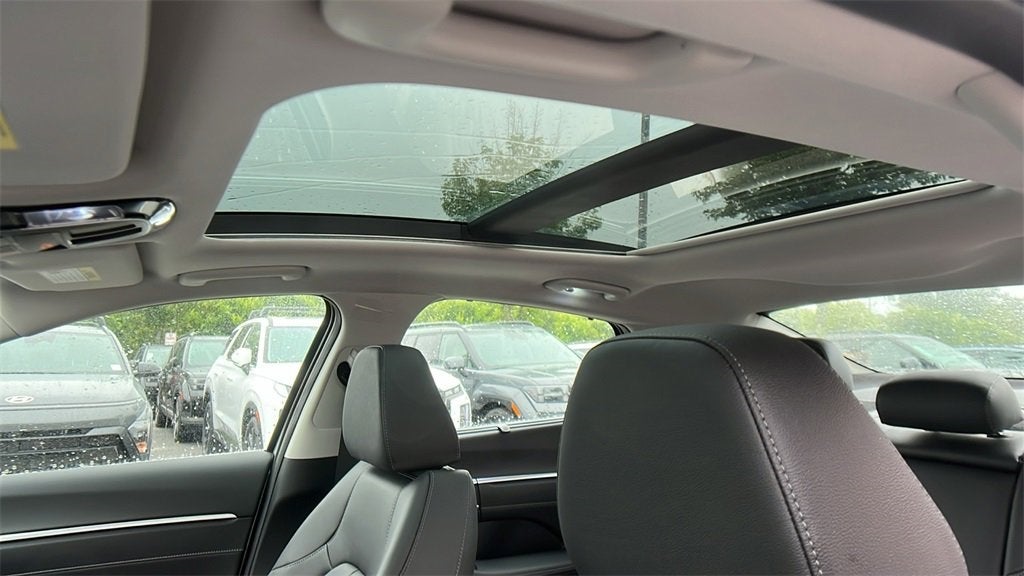 2025 Hyundai SONATA HYBRID Limited