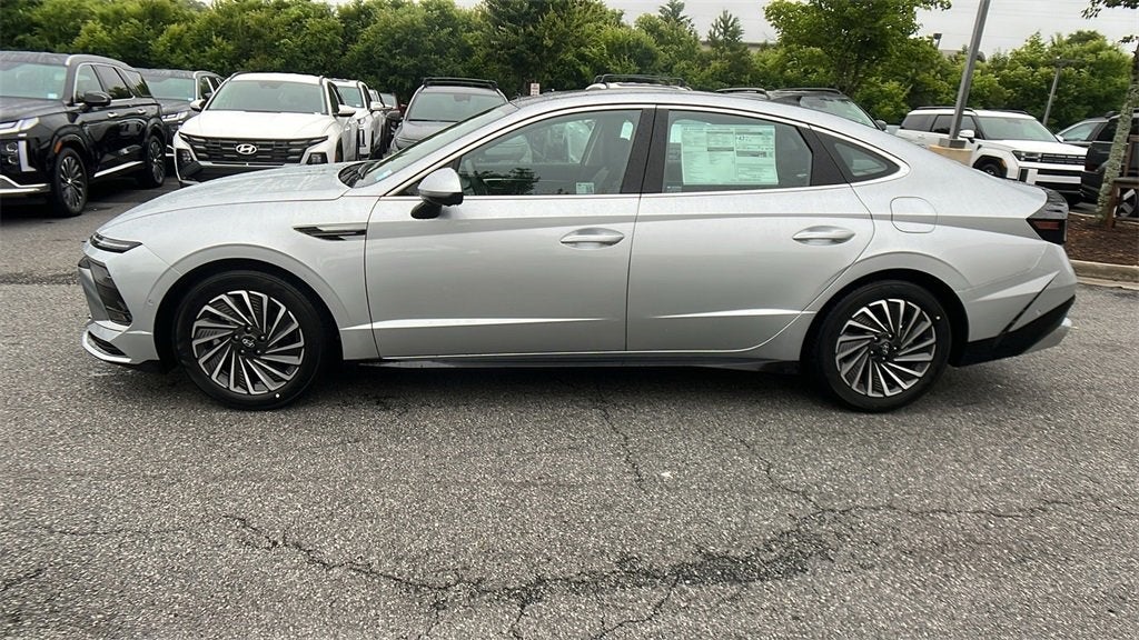 2025 Hyundai SONATA HYBRID Limited