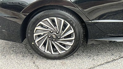 2025 Hyundai SONATA HYBRID Limited