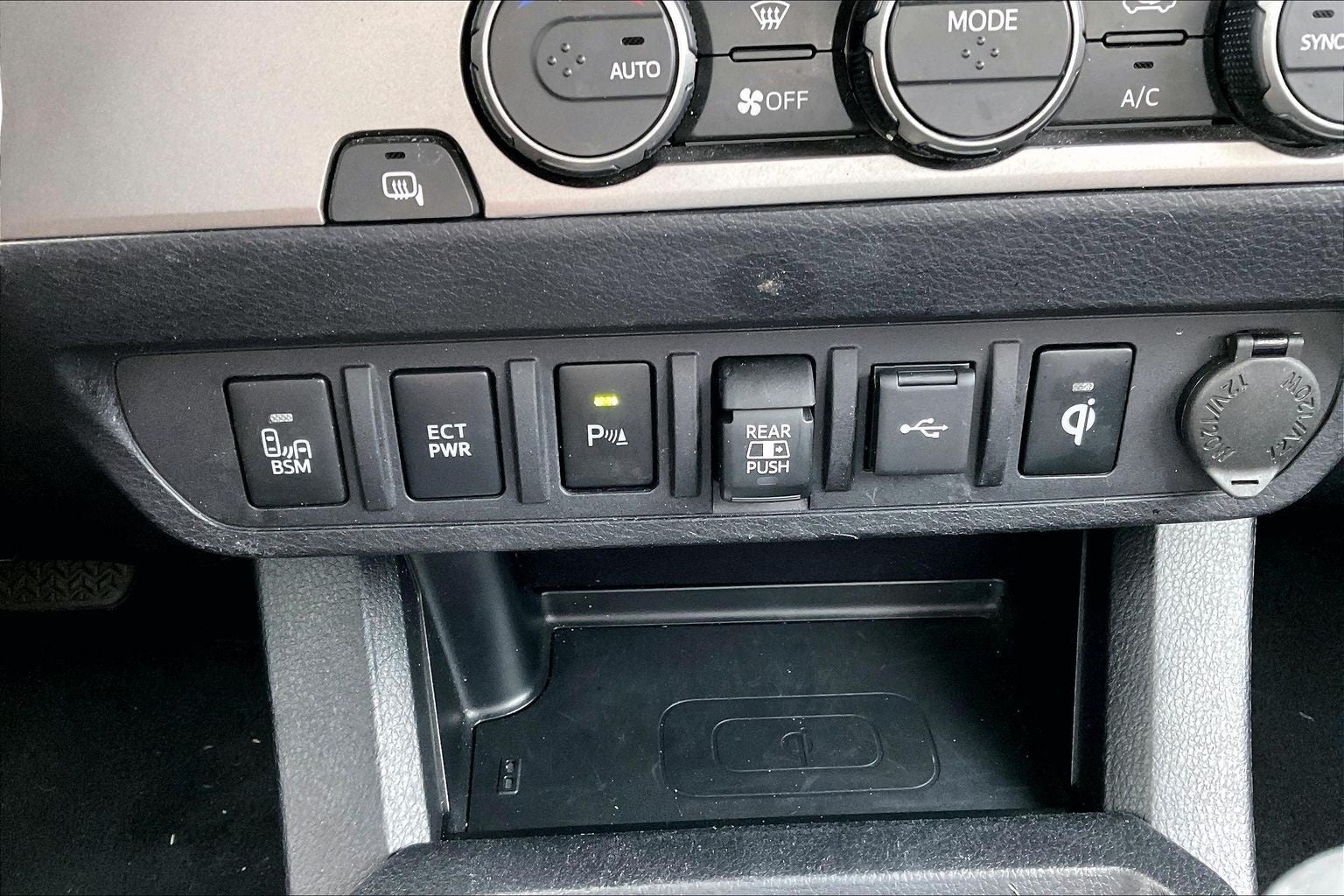 2022 Toyota Tacoma Limited V6