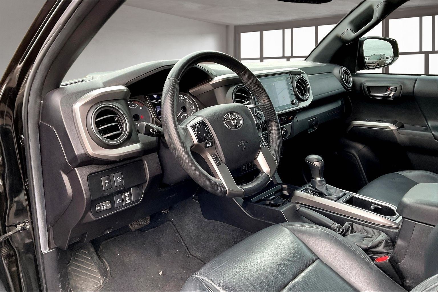 2022 Toyota Tacoma Limited V6