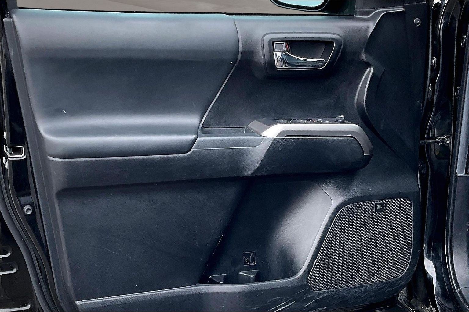 2022 Toyota Tacoma Limited V6