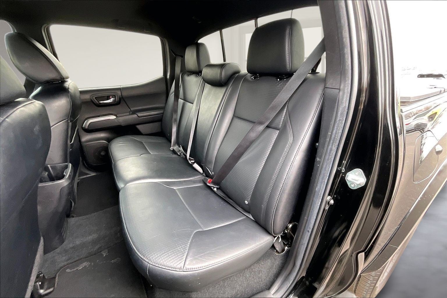 2022 Toyota Tacoma Limited V6