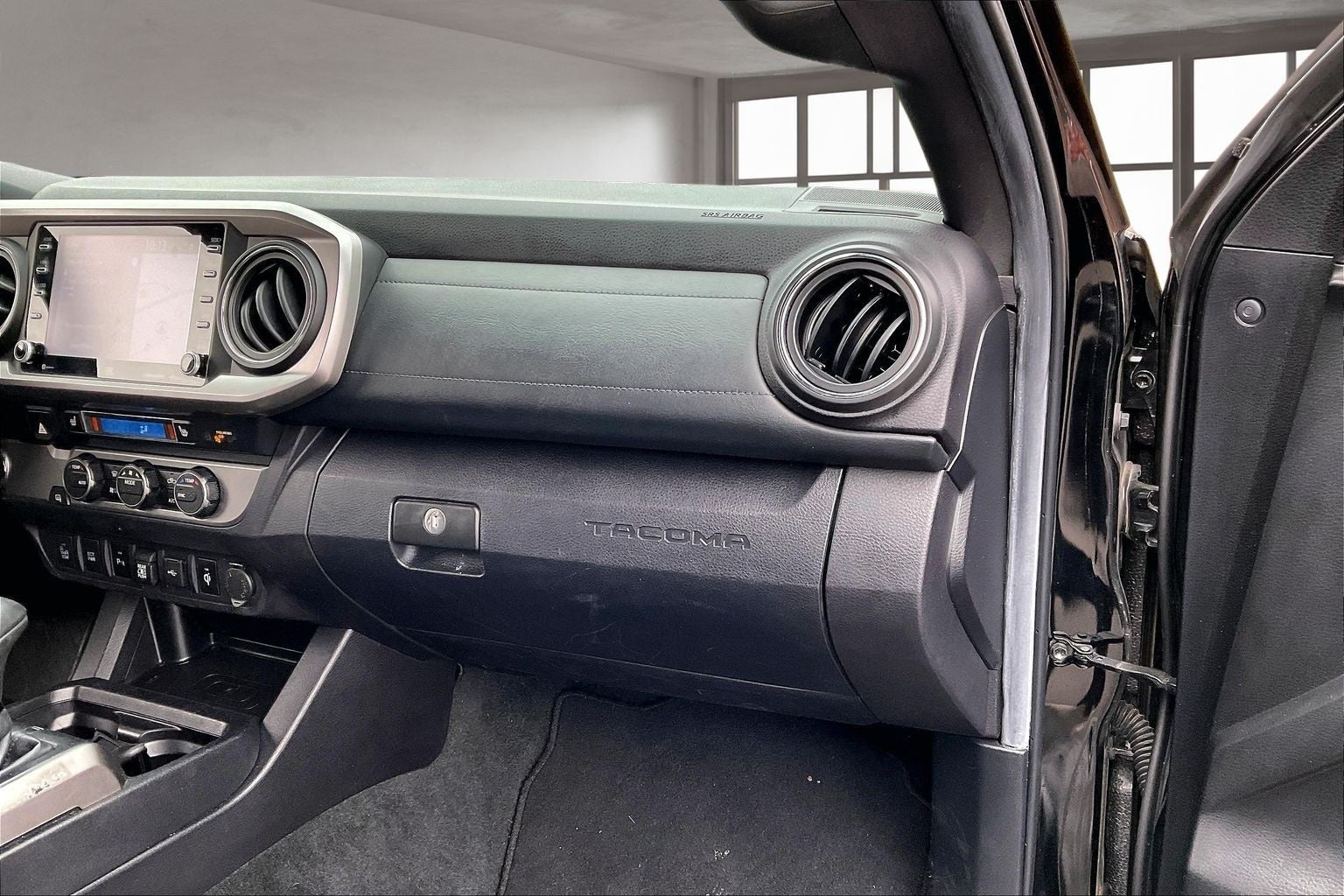 2022 Toyota Tacoma Limited V6