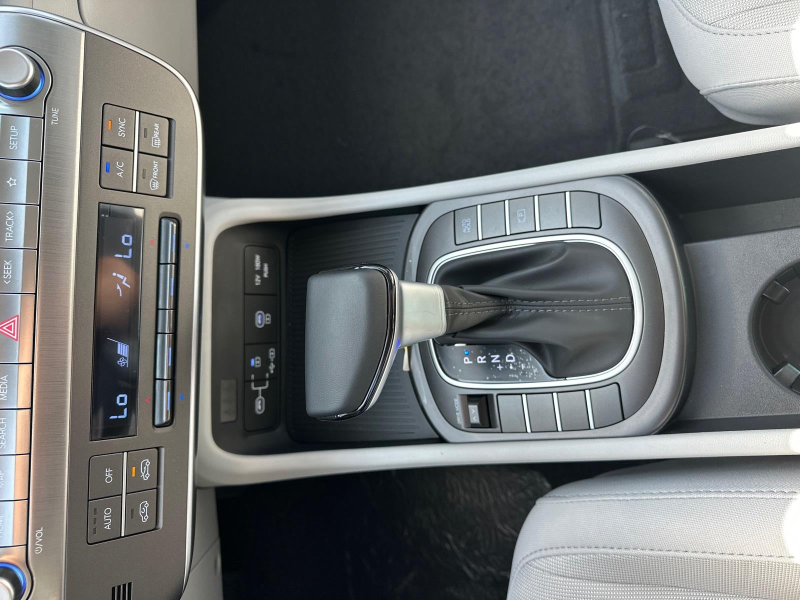 2025 Hyundai KONA SEL FWD