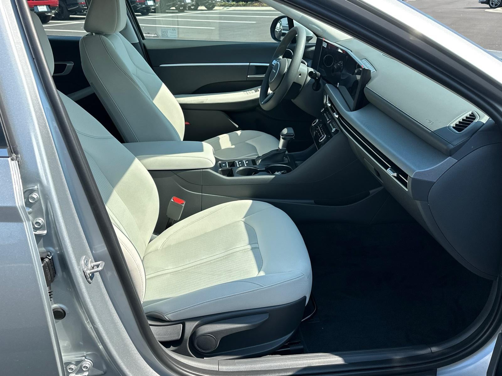 2025 Hyundai SONATA SE