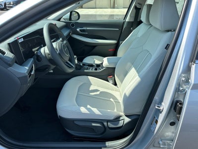 2025 Hyundai SONATA SE