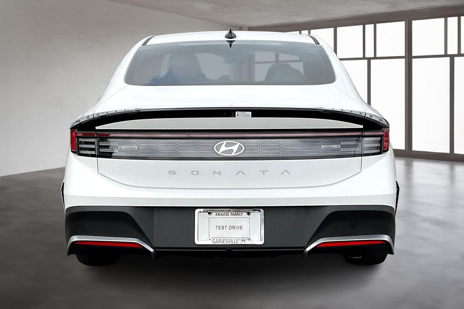 2025 Hyundai SONATA SE