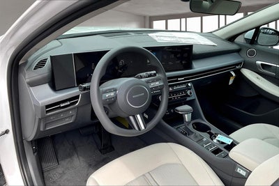 2025 Hyundai SONATA SE