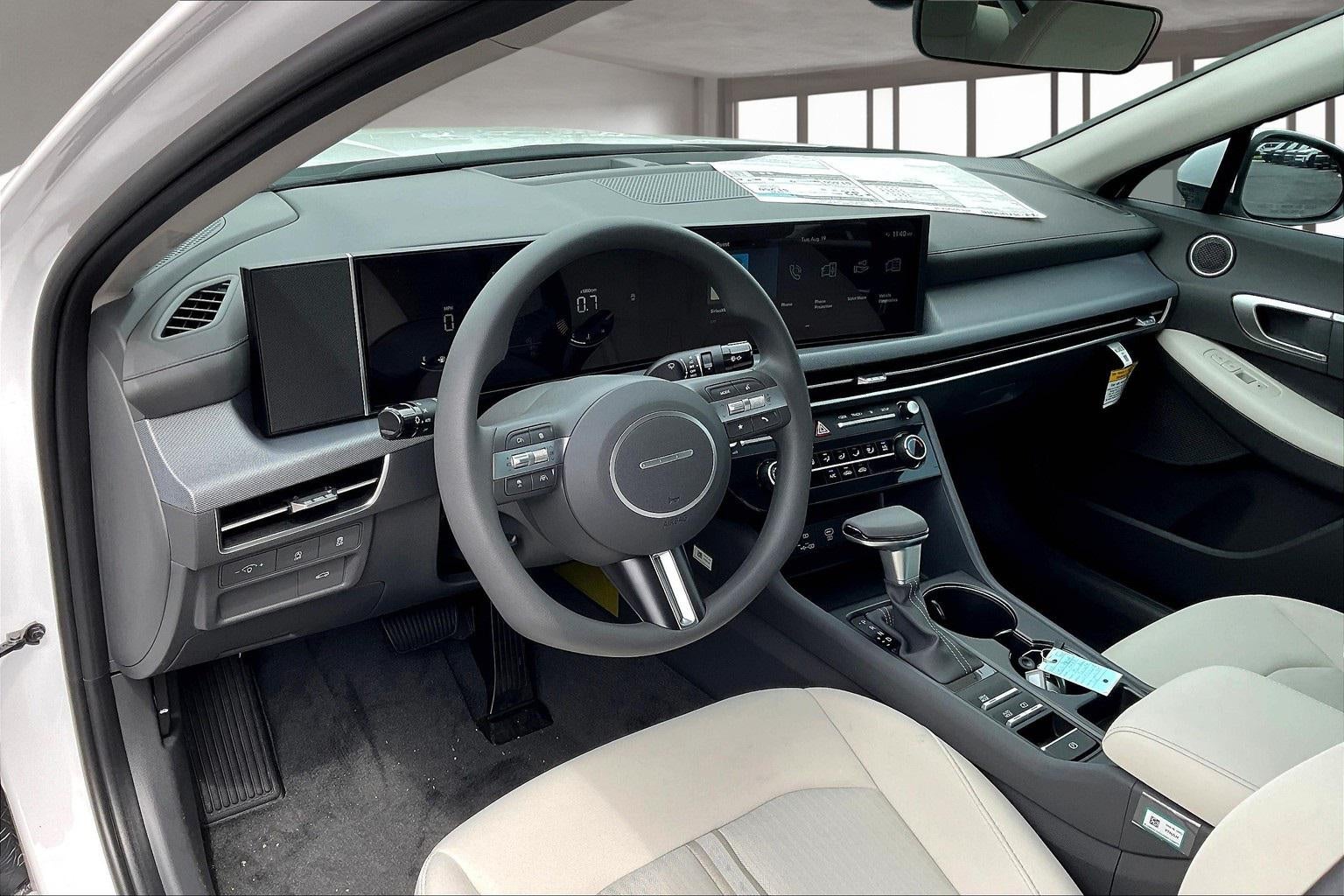 2025 Hyundai SONATA SE