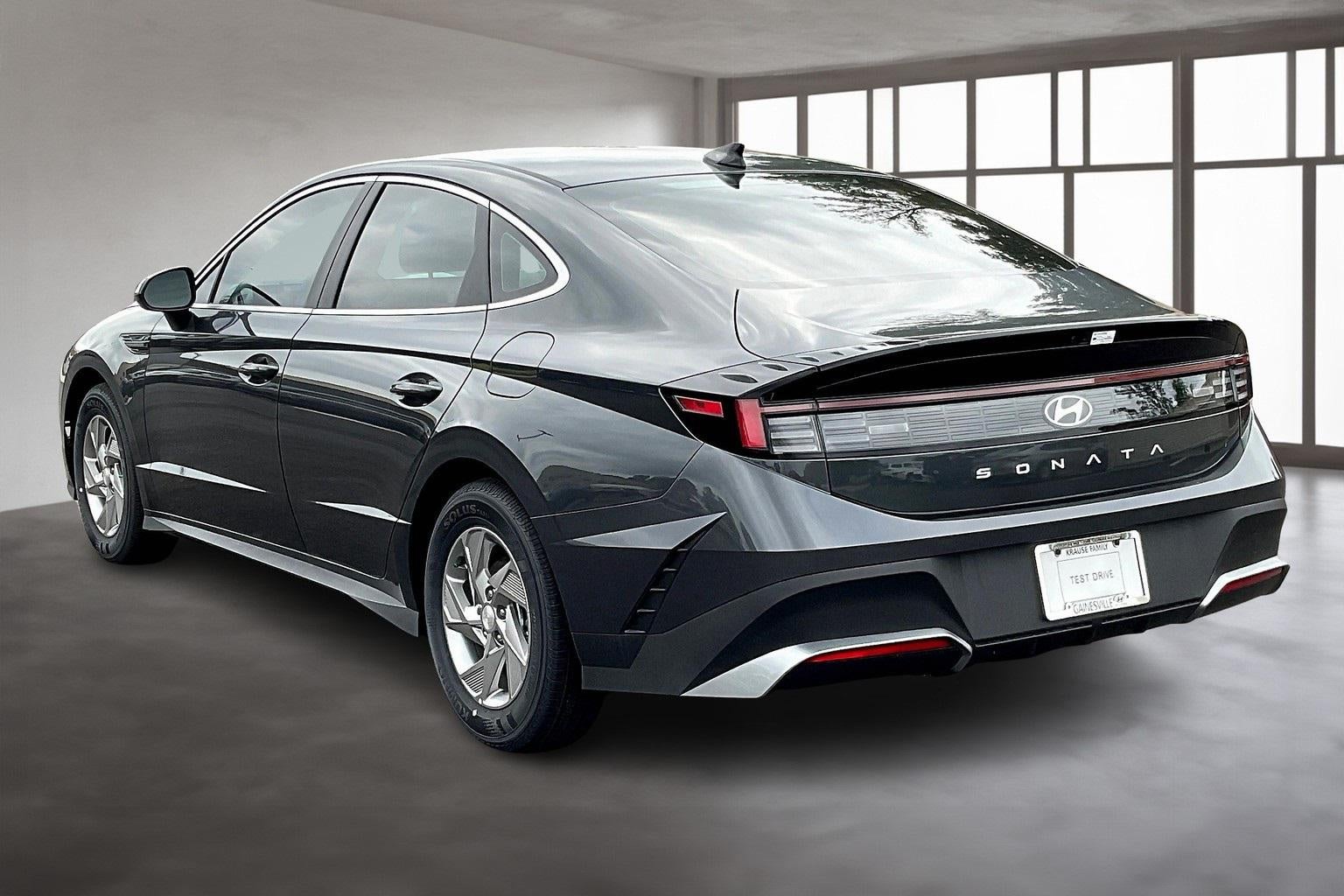 2025 Hyundai SONATA SE