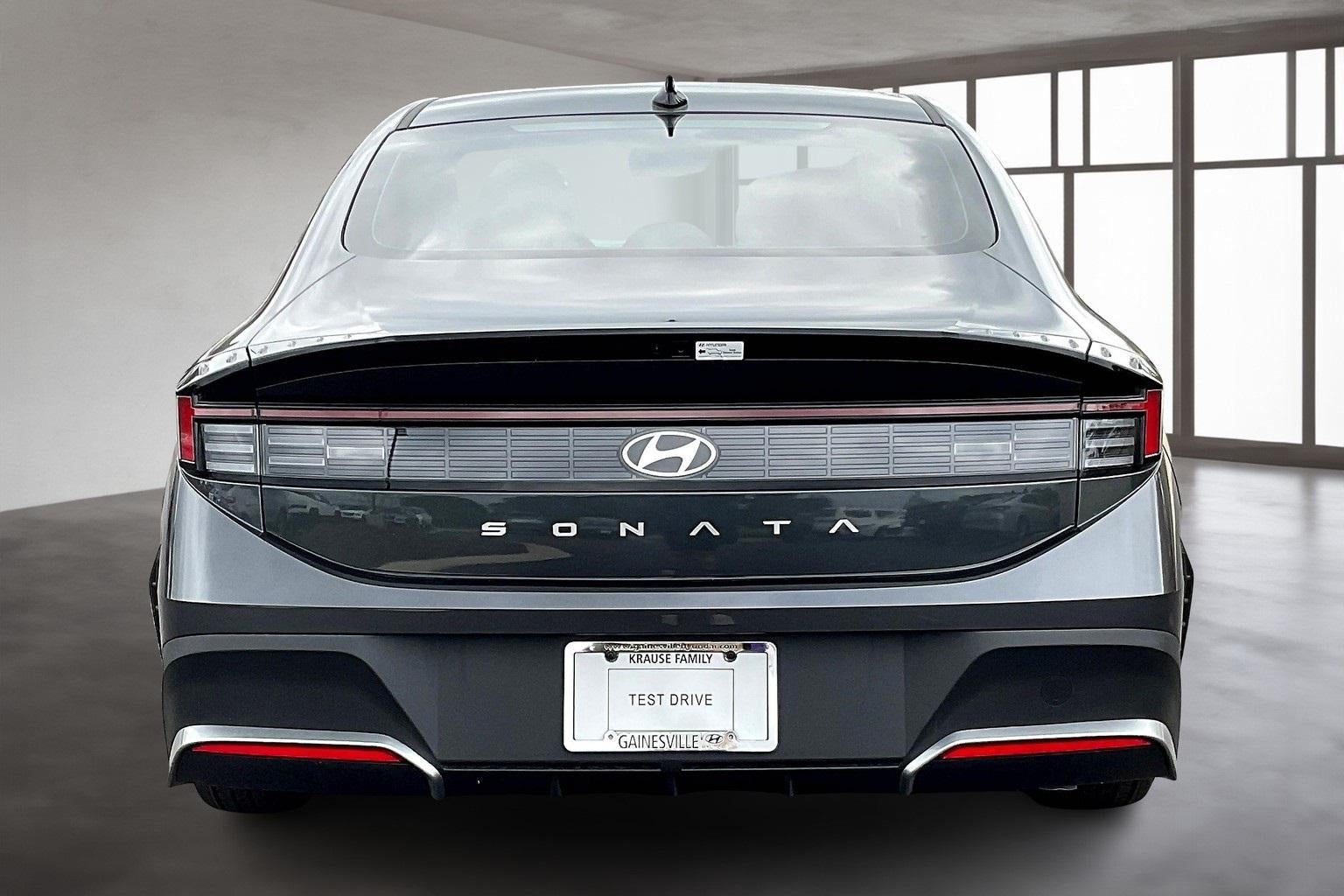 2025 Hyundai SONATA SE