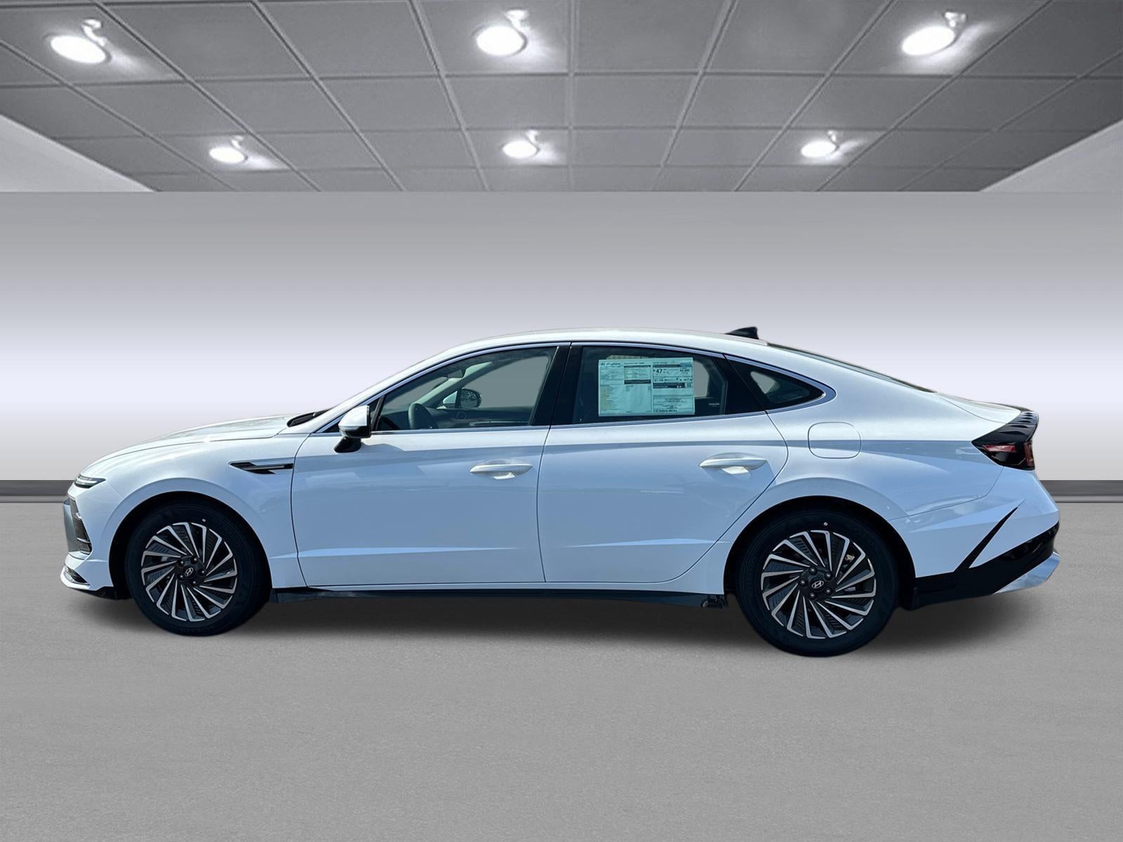 2025 Hyundai SONATA HYBRID SEL