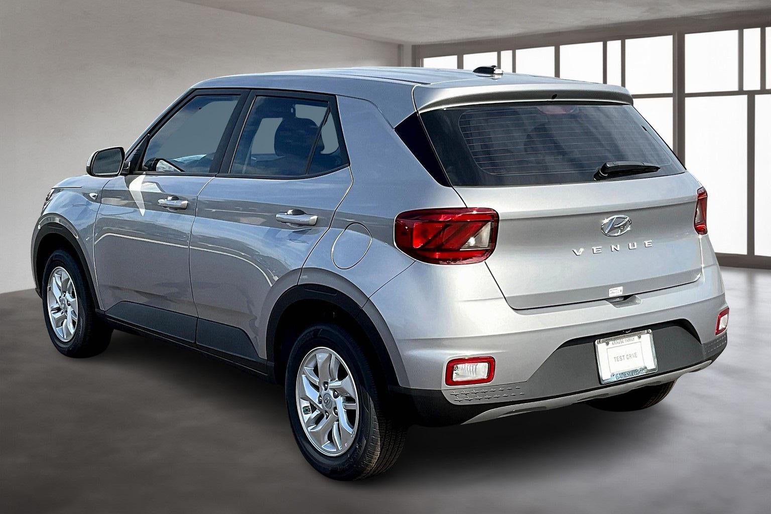 2025 Hyundai VENUE SE