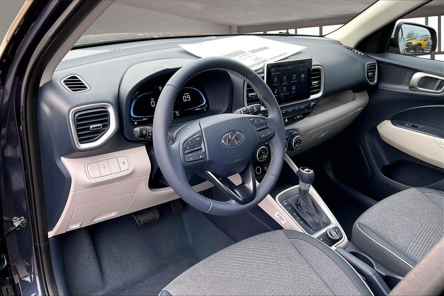 2026 Hyundai VENUE SEL W/Two-Tone Roof