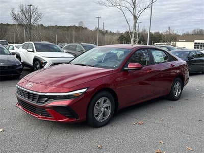 2026 Hyundai ELANTRA SE