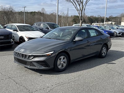 2026 Hyundai ELANTRA SE